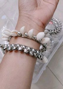 Shell Bangle Set