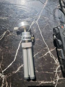 Canon Metal tripod stand