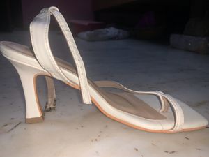 Sale🎉 NYKAA WHITE HEELS