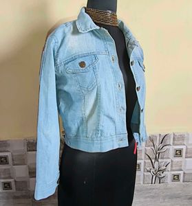 BOGO🎁Buy One Get 1 Free🎁Size Small Denim Jacket
