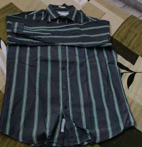 Men's Striped Long Sleeve Button-Down Shirt