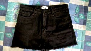 ZARA SHORTS