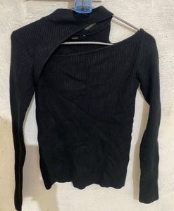 Stylish Black Neck Cut Woolen Top