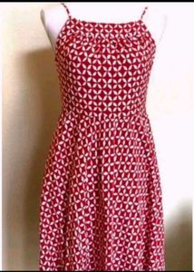 Beautiful Red and White Pinwheel Tie Back
