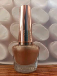 NUDE COLOUR NAIL POLISH