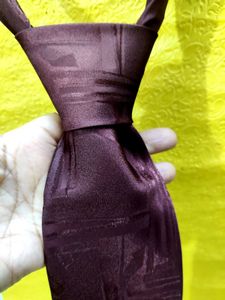 Burgundy Patterned Tie, Brand 🆕, Grab Style ✨