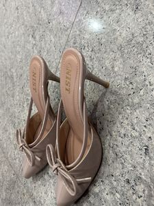 Nude Heels GNIST