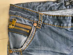 Men&#39;s Distressed Denim Jeans