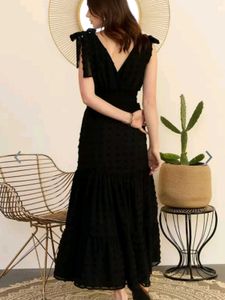 Elegant Black Midi Dress