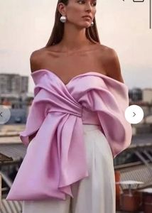 Suitor Top