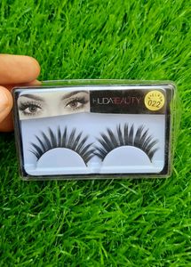 Huda Beauty Eyelash