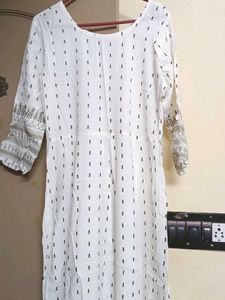 Elegant White Printed Kurta(New used once)