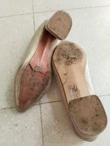 Elegant Gold Heels Good With Imperfection