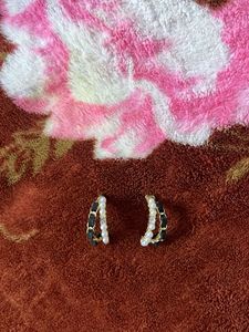 Women’s Ear Hoop