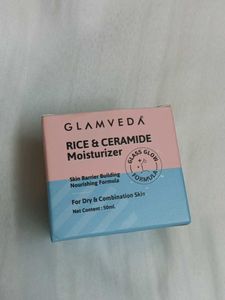GLAMVEDA MOISTURIZER