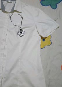 White Short Sleeve Shirt fitting