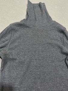 Gray Turtleneck Long Sleeve Top
