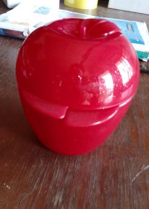 Tupperware Cute Apple Keeper