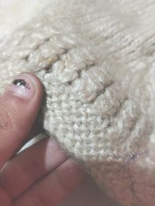 Cream Handmade Winter 🧢 Choti Wali