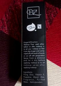 Women&#39;s Makeup Fixer