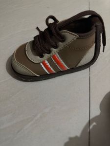 Baby shoes, size 18