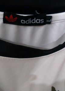 Adidas T-shirt