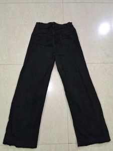 Black straight fit women&#39;s jeans