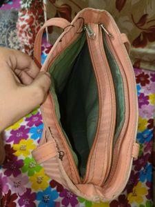 COLLEGE BAG (Giving in less price)