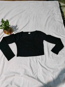 Black Full Sleeve Crop Top In S(Size)