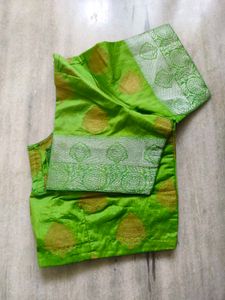 Regal Green &amp; Gold Brocade Saree Set 🦜