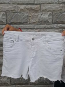 ✨ White Denim Shorts | Size S (28 Waist) ✨