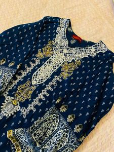 Elegant Blue Embroidered Kurta