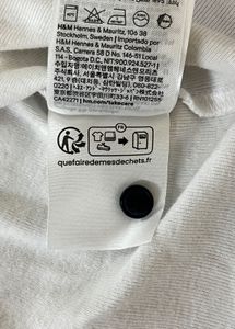 New H&amp;M White Top with Black Color-Blocked Collar