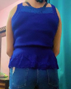 blue thick net top with  hot pa