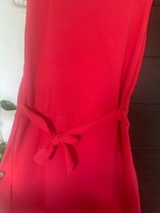 Chic Red Sleeveless Dress