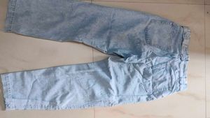 Jeans With Belt