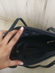 Fastrack Black Quilted shoulder Handbag