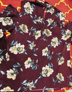 Women&#39;s Maroon Top