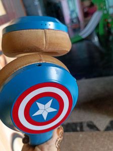 Captain America-themed wireless headphones