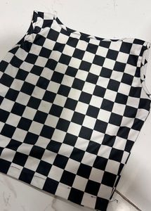 strechy tank top black and white