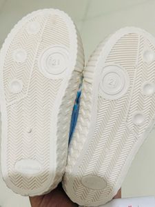 Cutewalk Baby Blue Flower Sneakers
