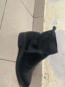 Mochi Leather Boots In Good Condition