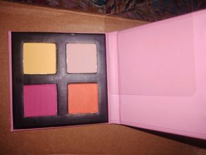 Make Ur Offers On Popxo Hot Mess 4 Eyeshadow Palet