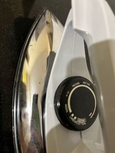 Bajaj Dry Iron