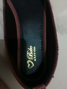 Bebo Embellished Open Toe Juttis