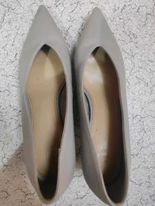 H&amp;M Grey heels