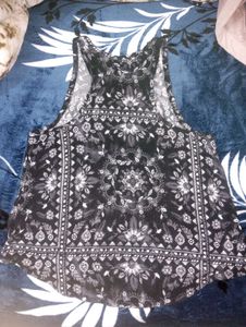 Printed Tank Top 🖤