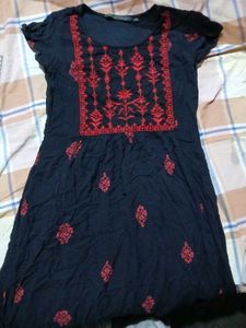 Avaasa Embroidered Black Kurta (xs)
