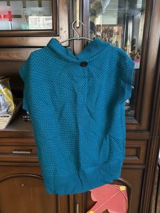 Stylish Teal Knit Vest