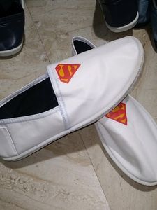 CASUAL FOOTWEAR FOR MEN SIZE 8.5 UK